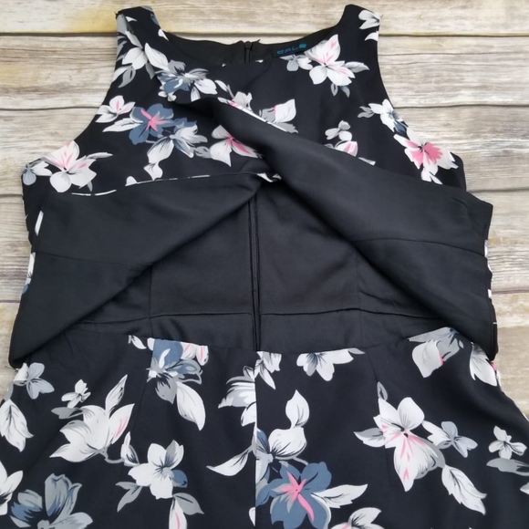 Cals floral Open Overlay Front Halter Romper - Picture 4 of 6